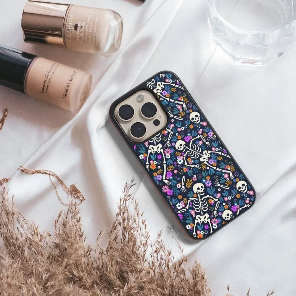 Halloween Phone Cover – iPhone 16, 15 Pro, Galaxy S25, S24, S24 Ultra, Pixel 9